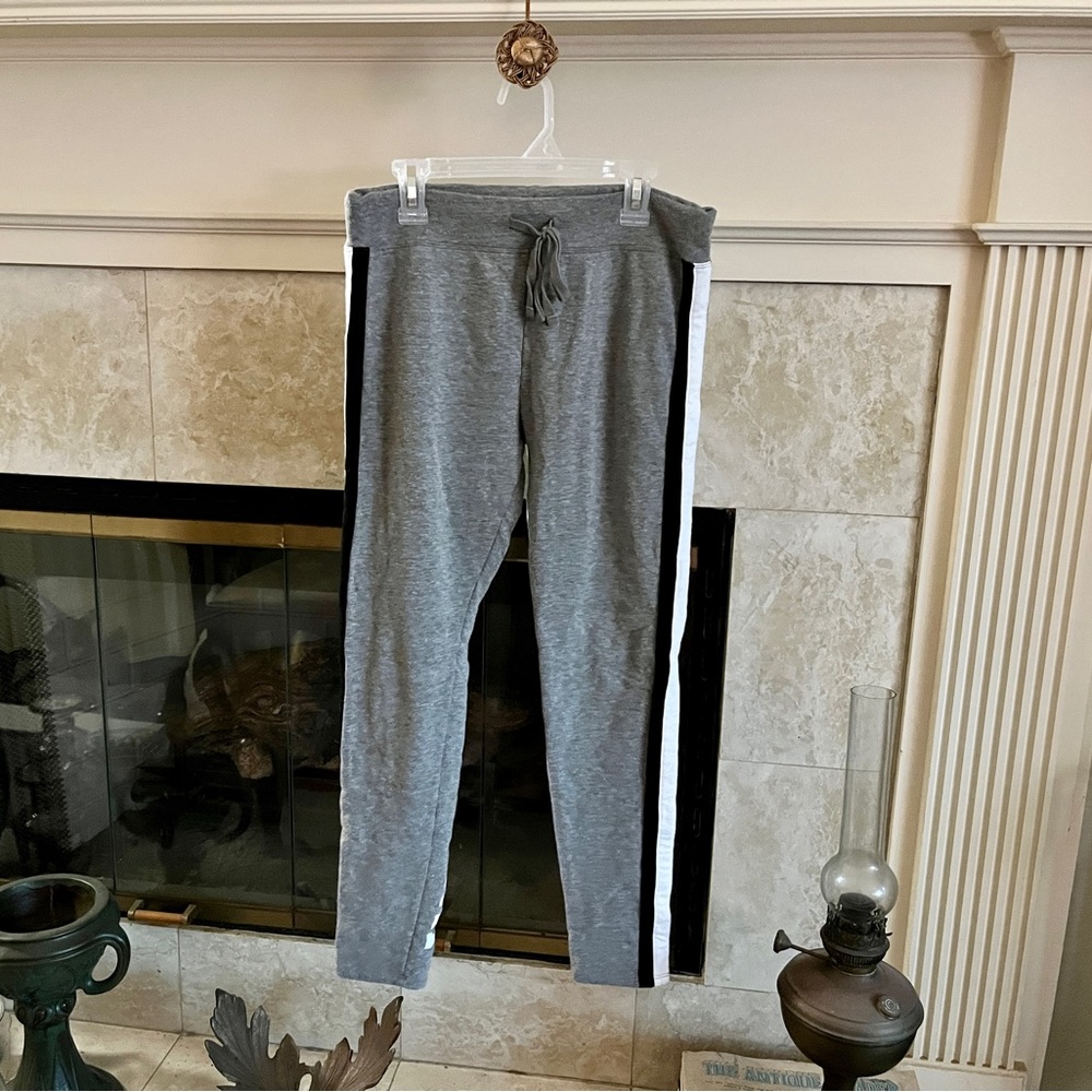 ~victoria’s secret pink fleece leggings